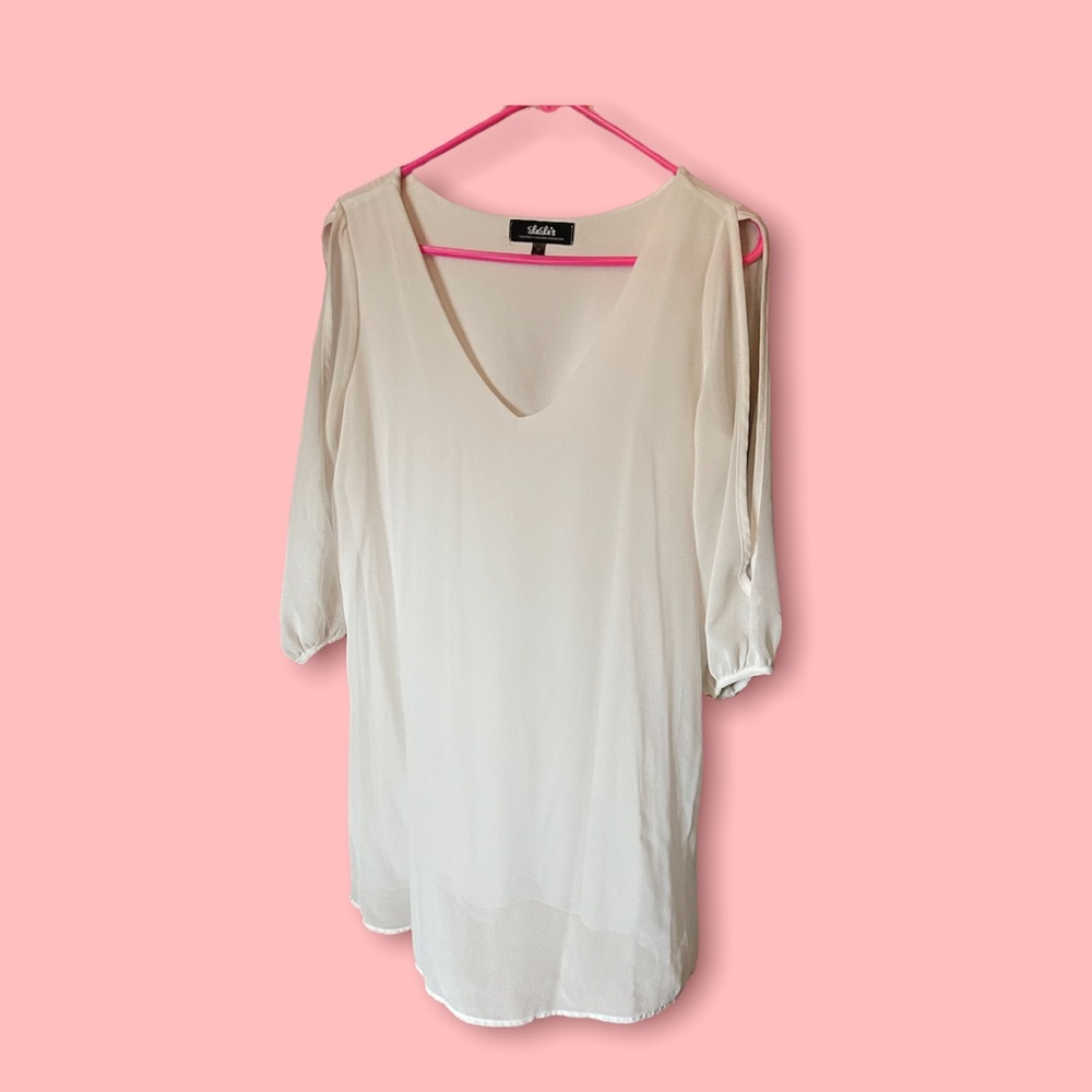 Lulu’s white shift dress